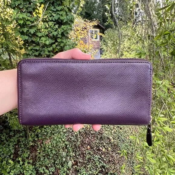 COACH Purple Leather Wallet with Gold Hardware AUTHENTIC - Picture 2 of 12